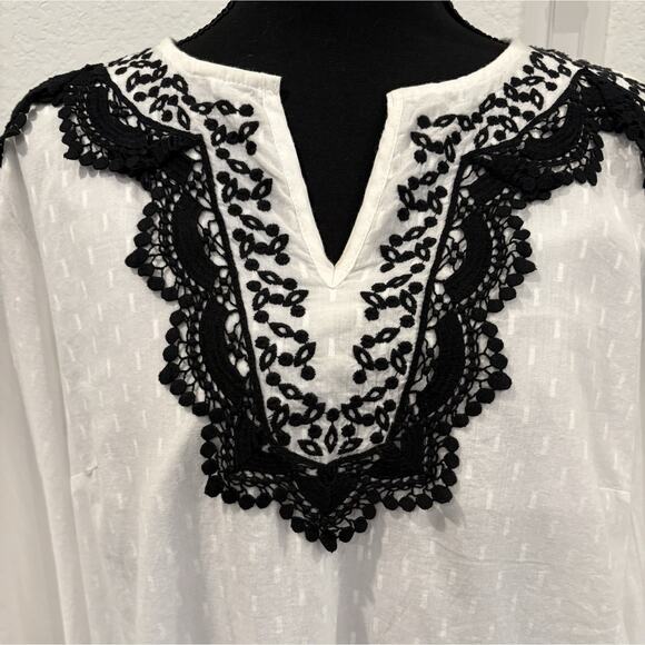 Talbots White with Black Embroidered Tunic Top Size Large NWT - Picture 2 of 5